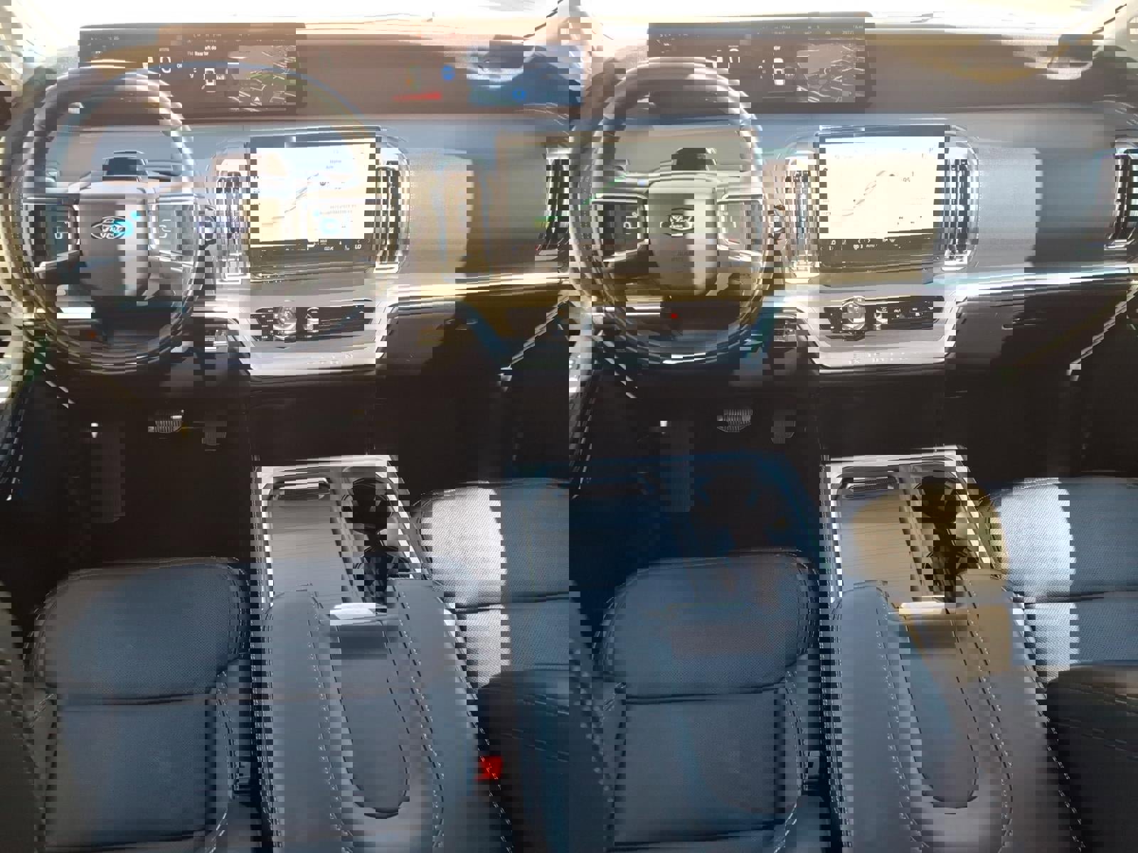 Certified 2025 Ford Expedition Platinum image 19