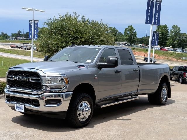Used 2024 RAM 3500 Tradesman w/ Chrome Appearance Group AWD/4WD image 9