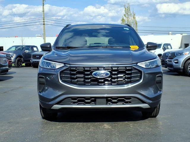 Certified 2023 Ford Escape ST-Line w/ Tech Pack #1 AWD/4WD image 2