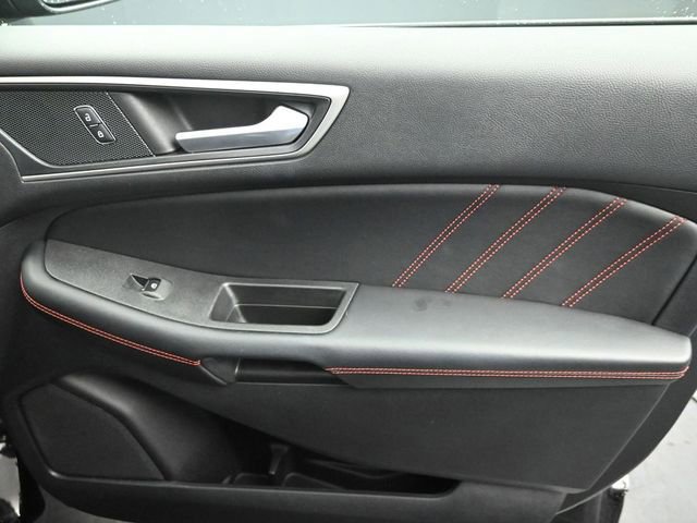 Certified 2021 Ford Edge ST-Line w/ Class II Trailer Tow Package image 45