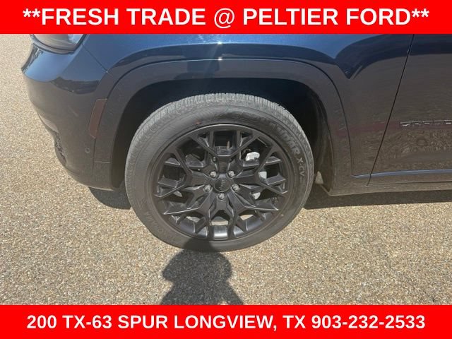 Used 2023 Jeep Grand Cherokee L Summit AWD/4WD image 4