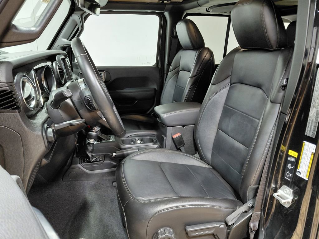 Used 2023 Jeep Wrangler Unlimited Sahara AWD/4WD image 9