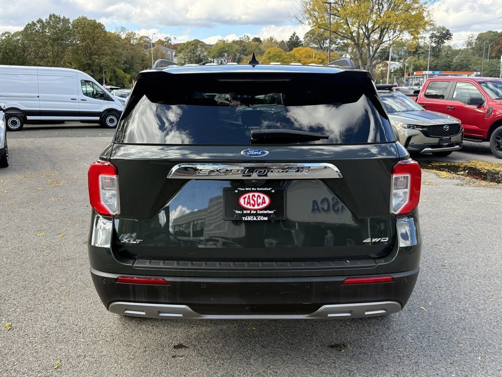 Certified 2022 Ford Explorer XLT w/ Equipment Group 202A image 4