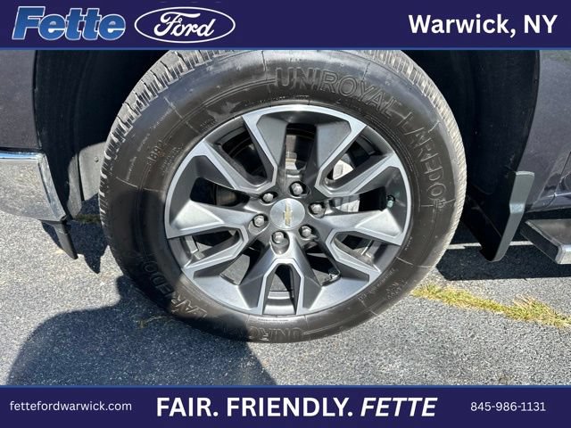 Used 2023 Chevrolet Silverado 1500 LT AWD/4WD image 2