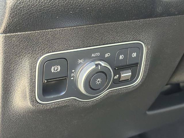 Used 2022 Mercedes-Benz GLB 250 image 21
