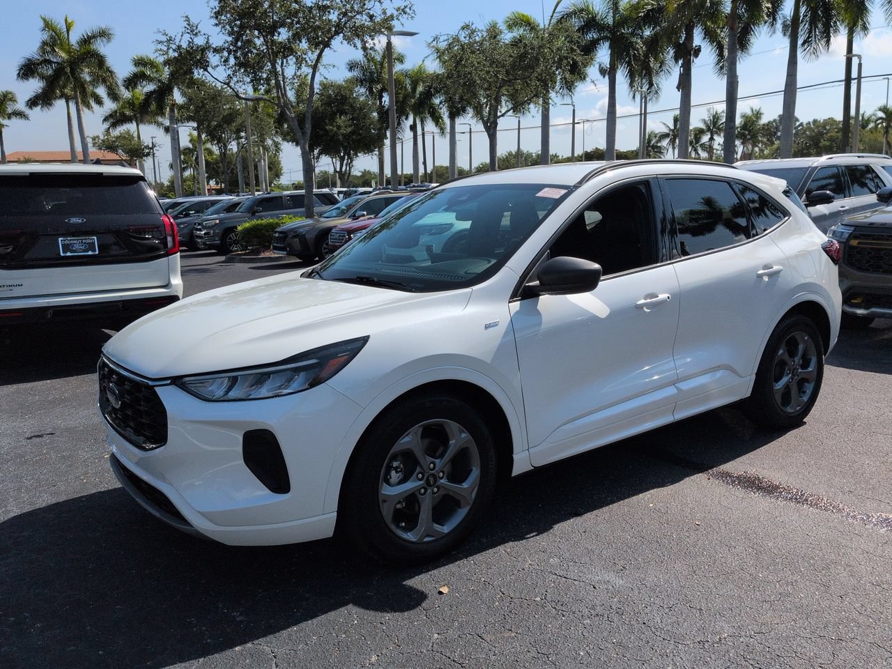 Certified 2023 Ford Escape ST-Line w/ Tech Pack #1 FWD image 7