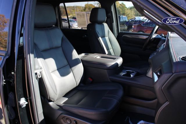 Used 2023 Chevrolet Suburban RST image 11