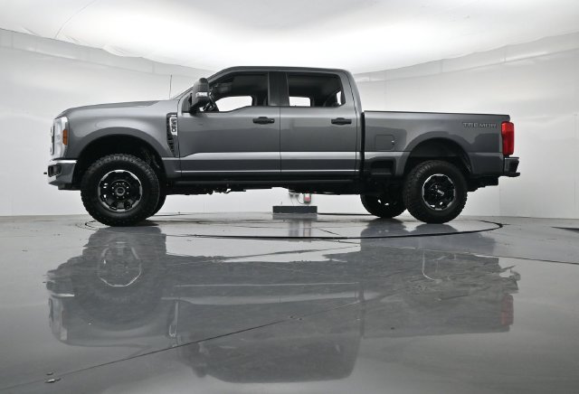 Certified 2025 Ford F350 XLT w/ Tremor Off-Road Package AWD/4WD image 38