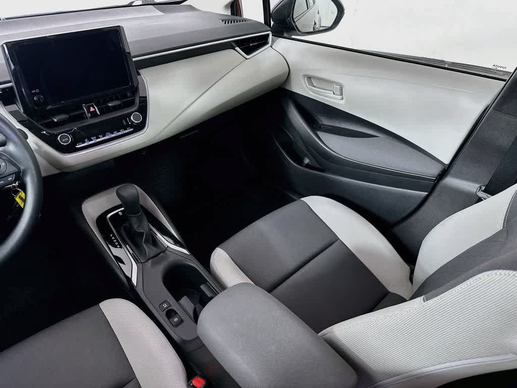 Used 2026 Toyota Corolla LE FWD image 11