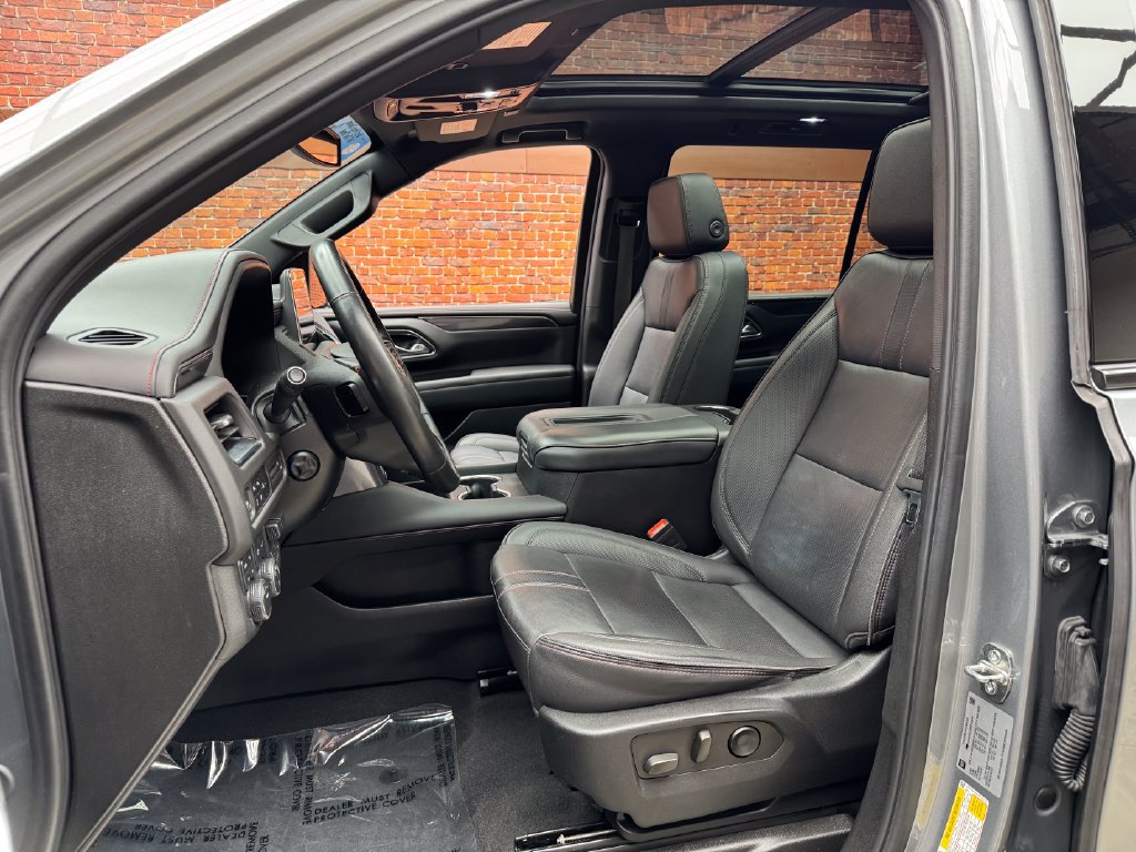 Used 2024 Chevrolet Suburban RST w/ Luxury Package AWD/4WD image 23