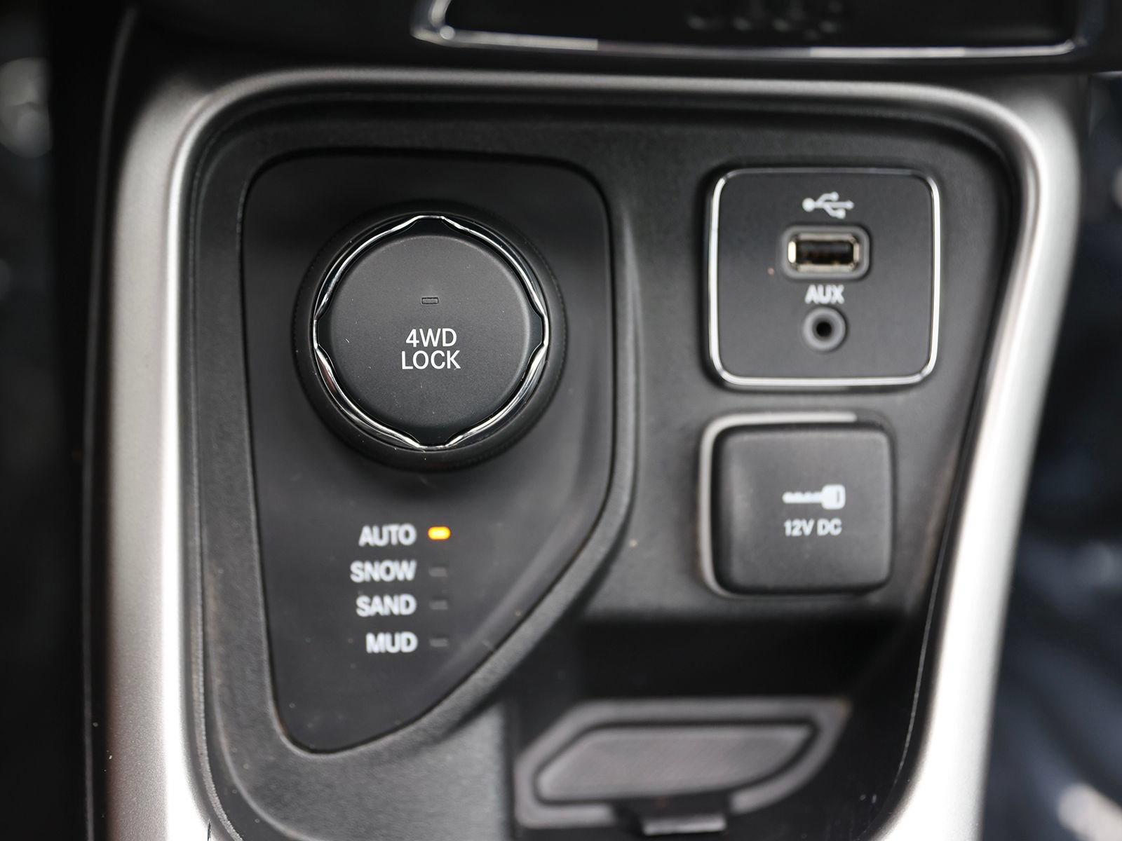 Used 2018 Jeep Compass Latitude AWD/4WD image 27