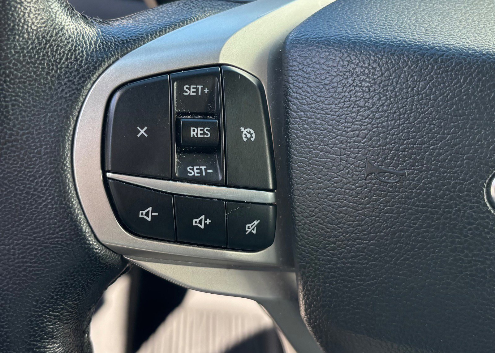 Certified 2022 Ford Explorer XLT w/ Equipment Group 202A image 36