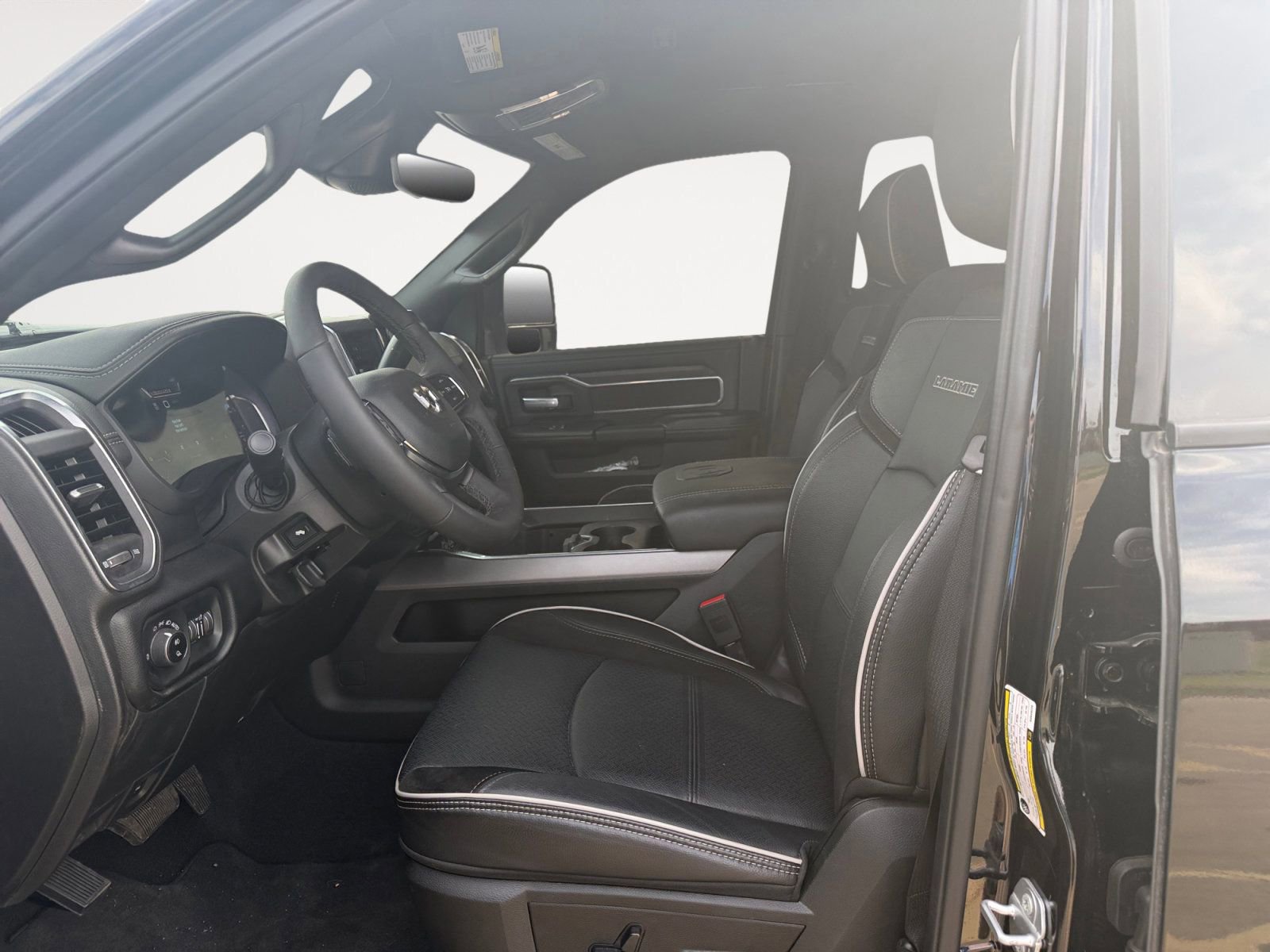 Used 2025 RAM 2500 Laramie w/ Night Edition image 9