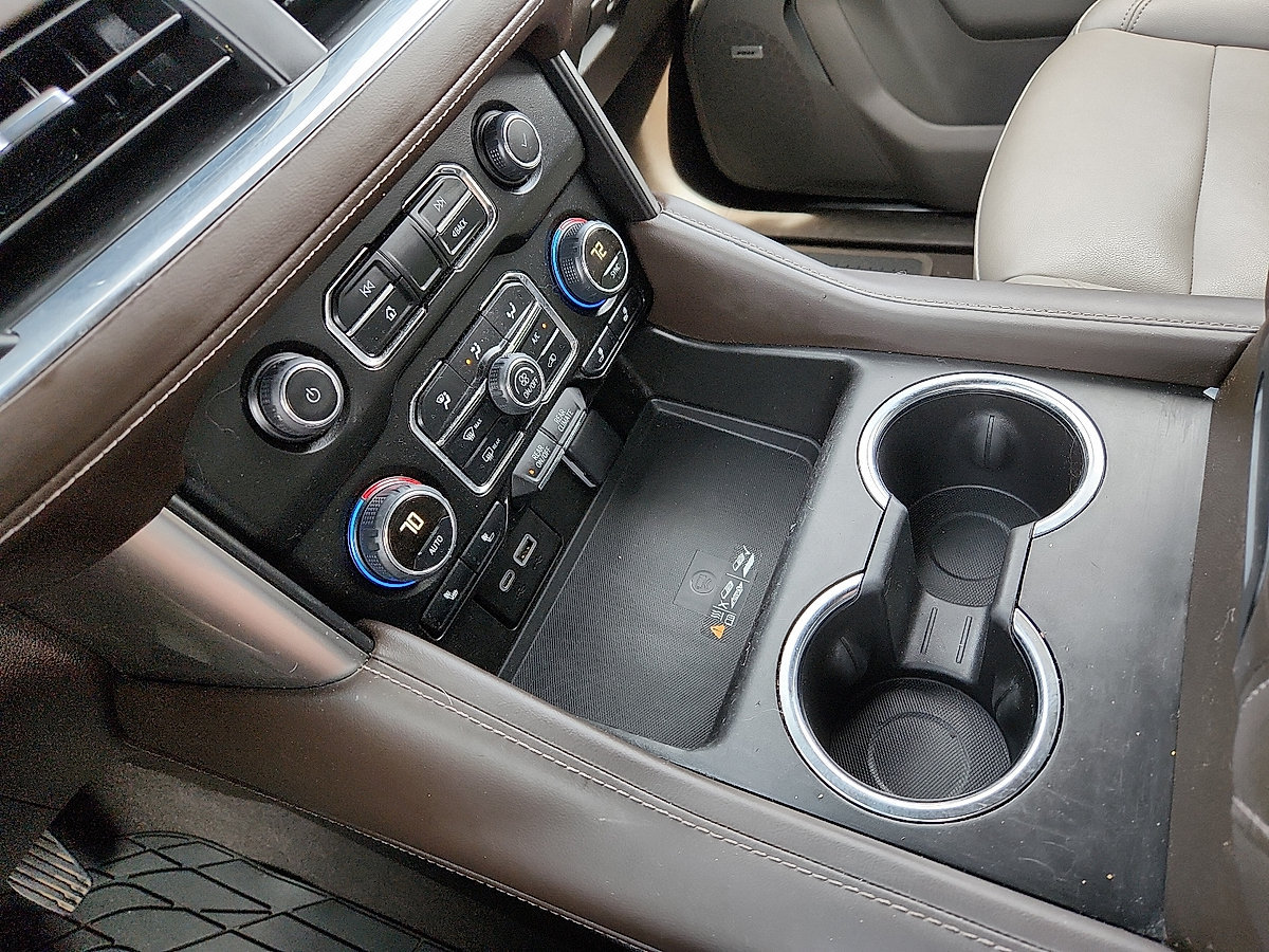 Used 2024 Chevrolet Tahoe LT RWD image 12