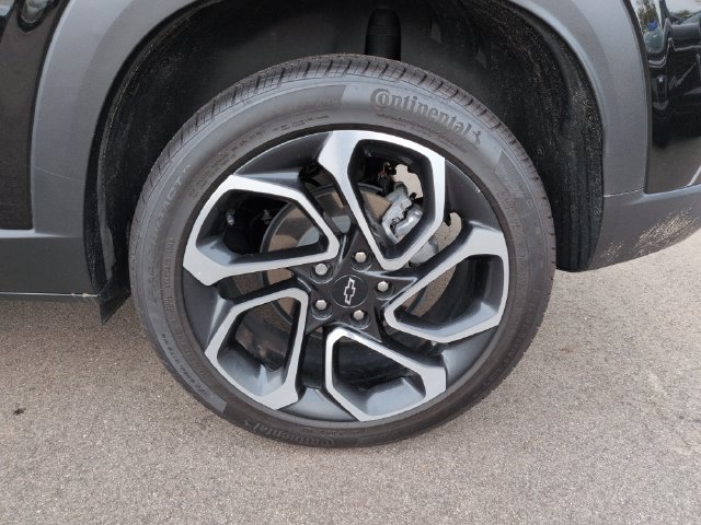 Used 2025 Chevrolet Trax RS w/ Driver Confidence Package FWD image 11