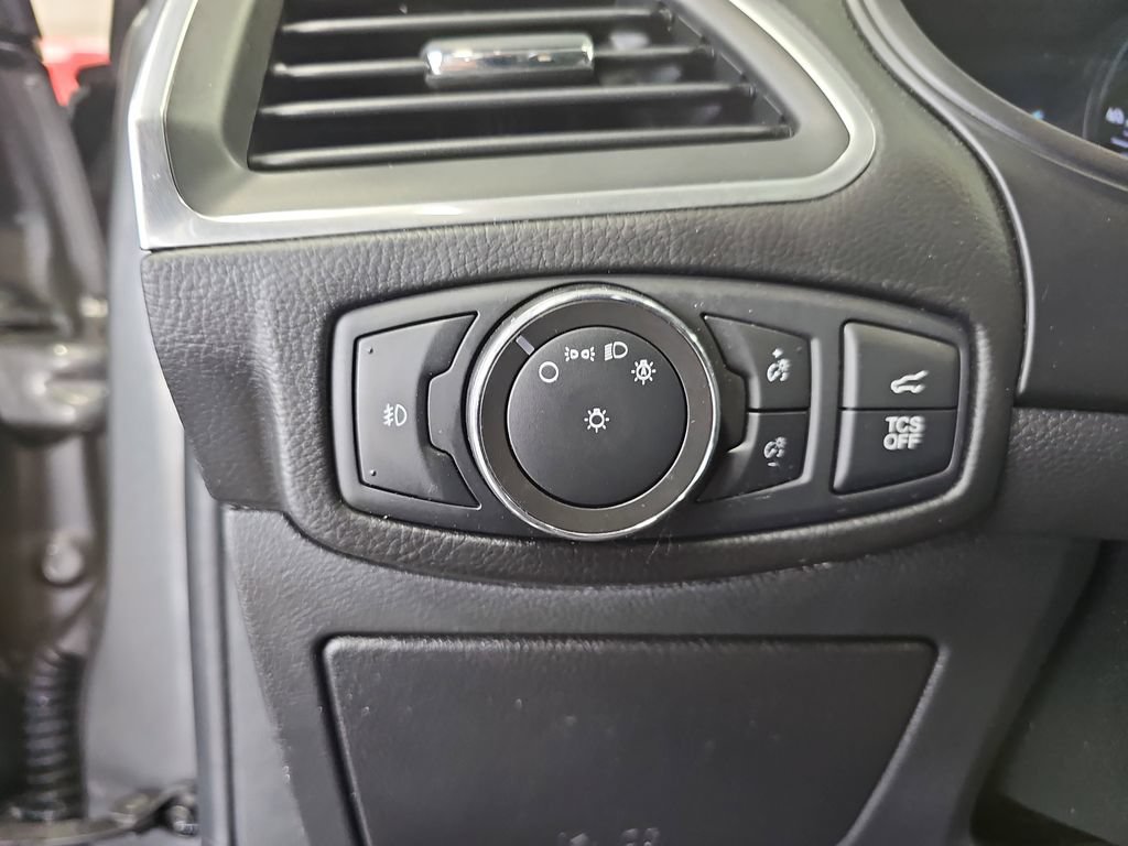 Certified 2022 Ford Edge Titanium AWD/4WD image 24