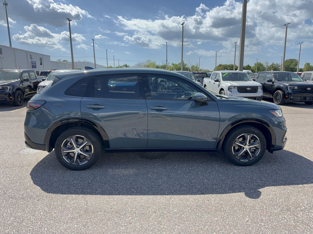 Used 2023 Honda HR-V EX-L image 2