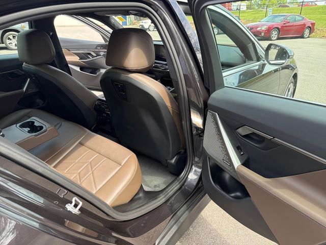 Used 2025 BMW i5 xDrive40 w/ Premium Package AWD/4WD image 38