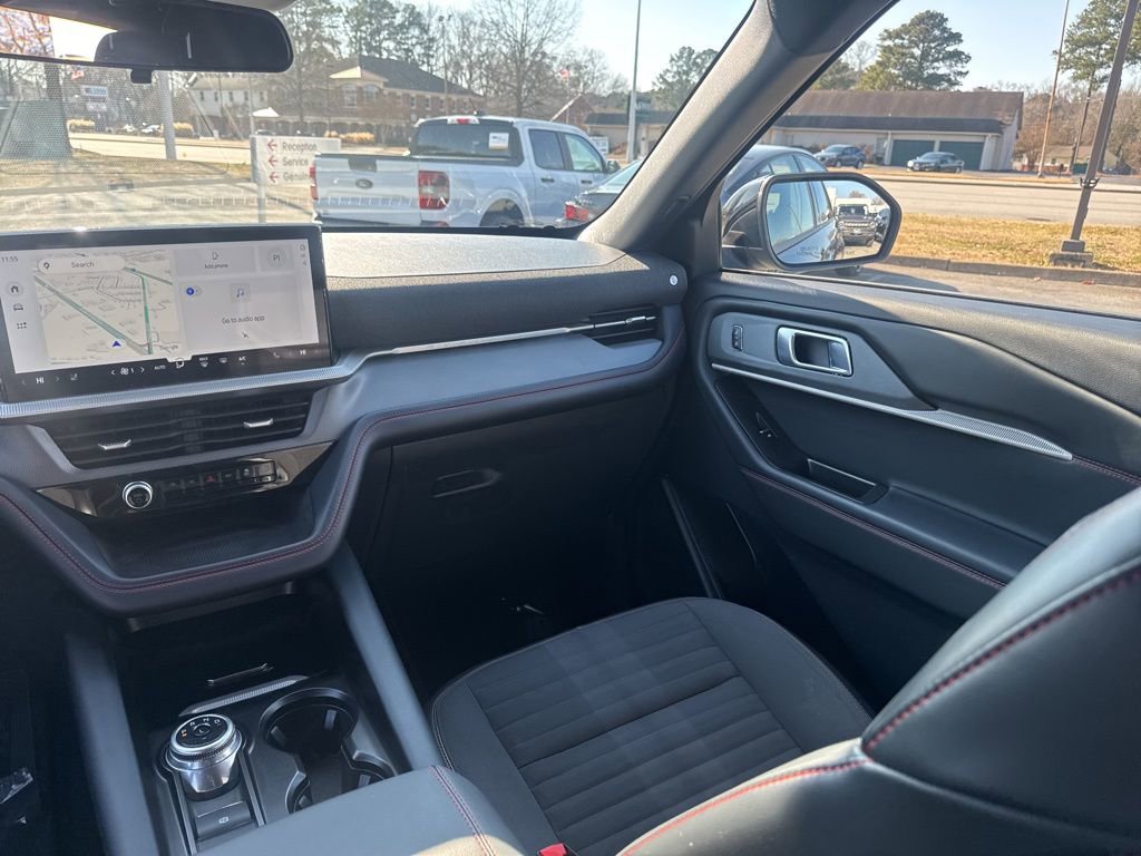 Certified 2025 Ford Explorer ST-Line image 12