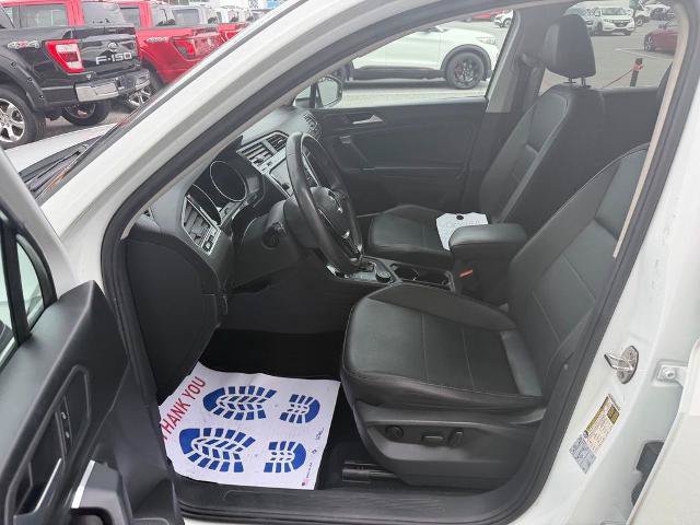 Used 2020 Volkswagen Tiguan SE w/ Panoramic Sunroof Package AWD/4WD image 11