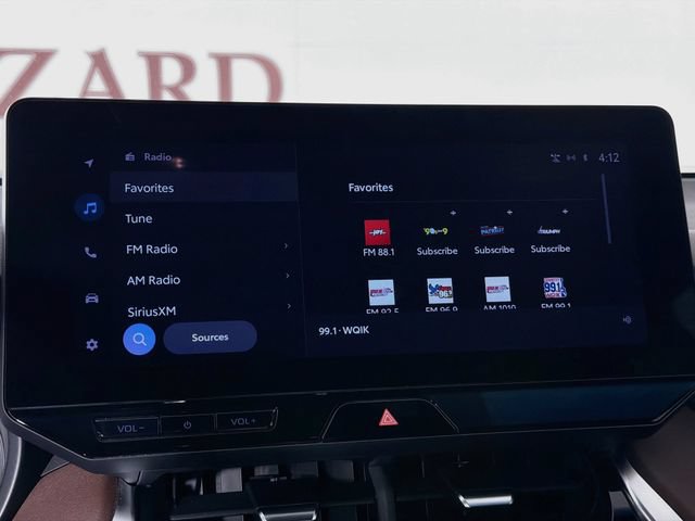 Used 2024 Toyota Venza XLE AWD/4WD image 17