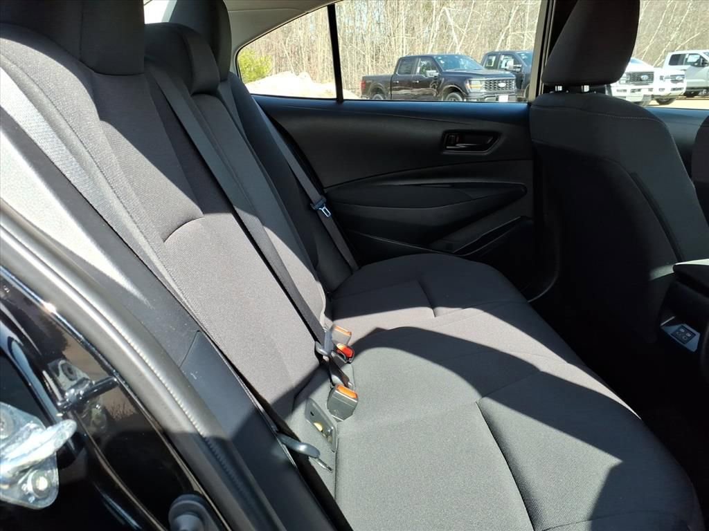 Used 2024 Toyota Corolla LE FWD image 11