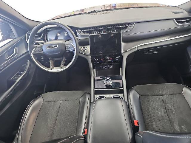 Used 2024 Jeep Grand Cherokee Altitude AWD/4WD image 9