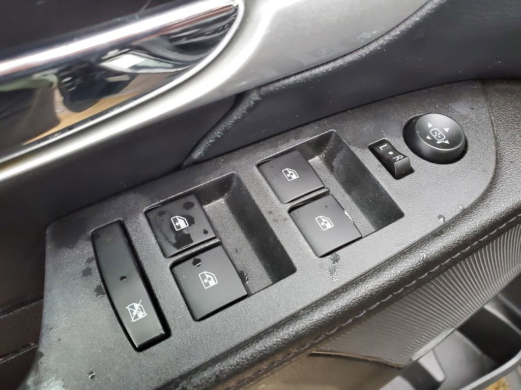 Used 2017 GMC Terrain SLT w/ Open Road Package image 16