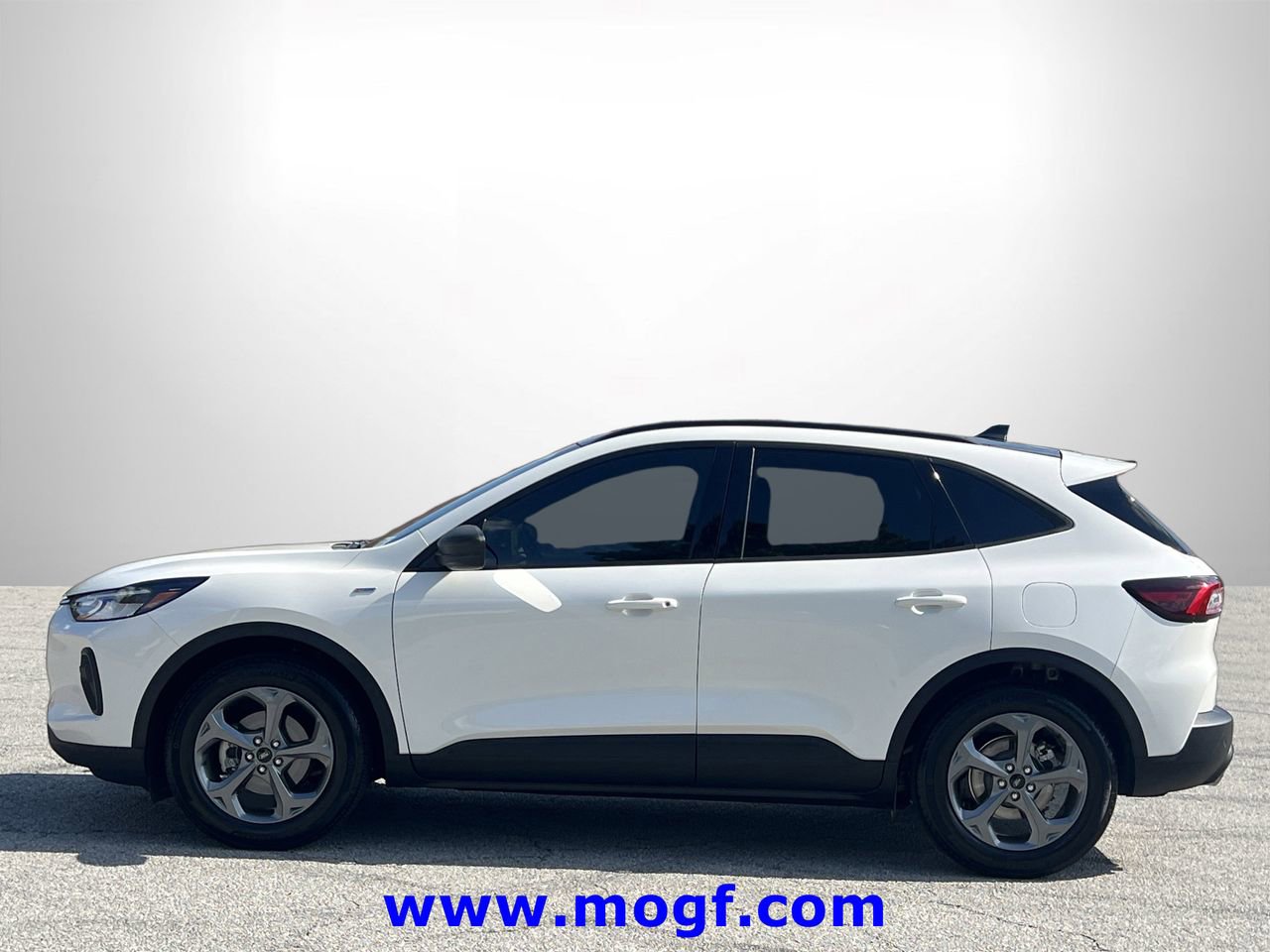 Certified 2025 Ford Escape ST-Line w/ Tech Pack #1 FWD image 24