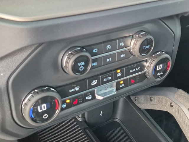 Certified 2025 Ford Bronco Outer Banks w/ Sasquatch Package AWD/4WD image 19