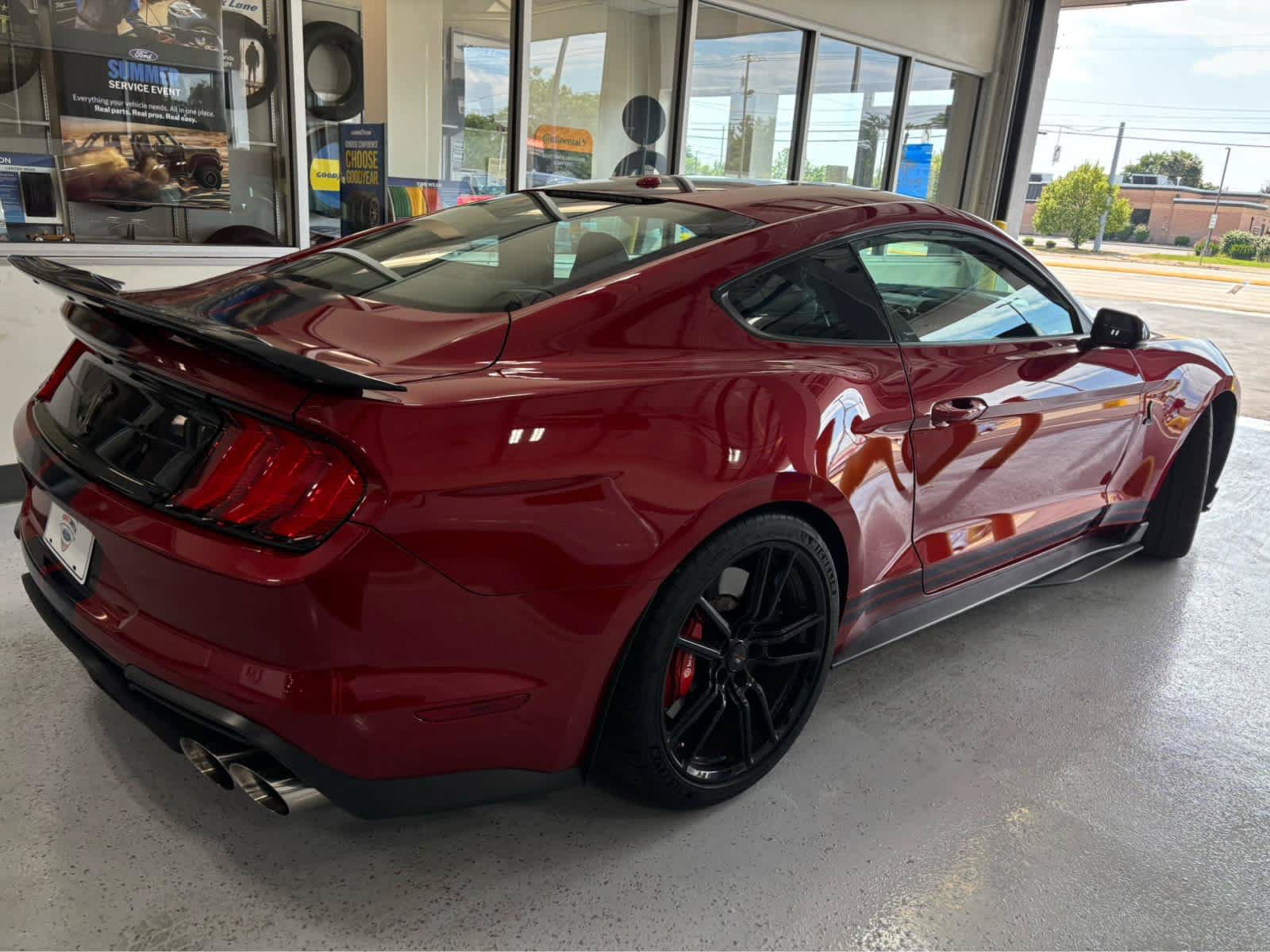 Certified 2020 Ford Mustang Shelby GT500 w/ Technology Package RWD image 7