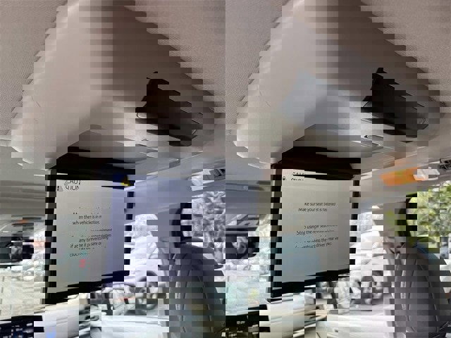 Used 2022 Toyota Sienna Limited image 18