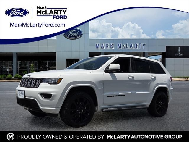 Used 2017 Jeep Grand Cherokee Altitude AWD/4WD image 1