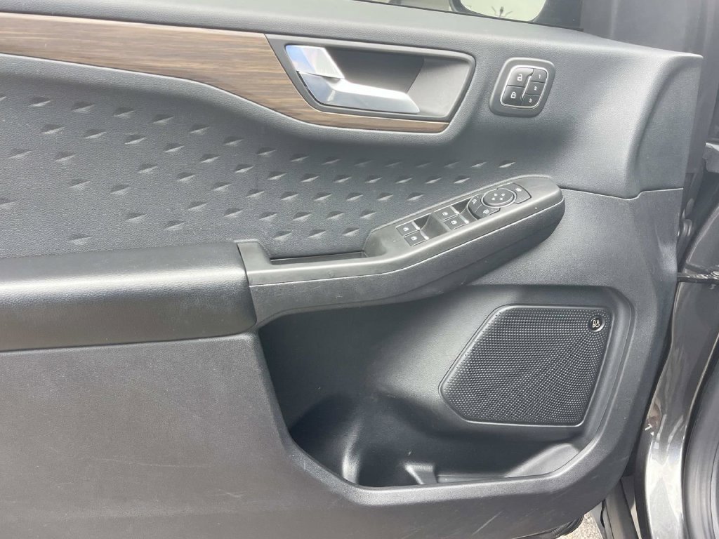 Certified 2020 Ford Escape Titanium AWD/4WD image 28