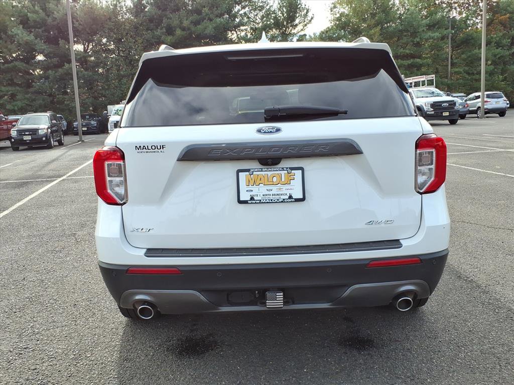 Certified 2022 Ford Explorer XLT w/ Equipment Group 202A image 6