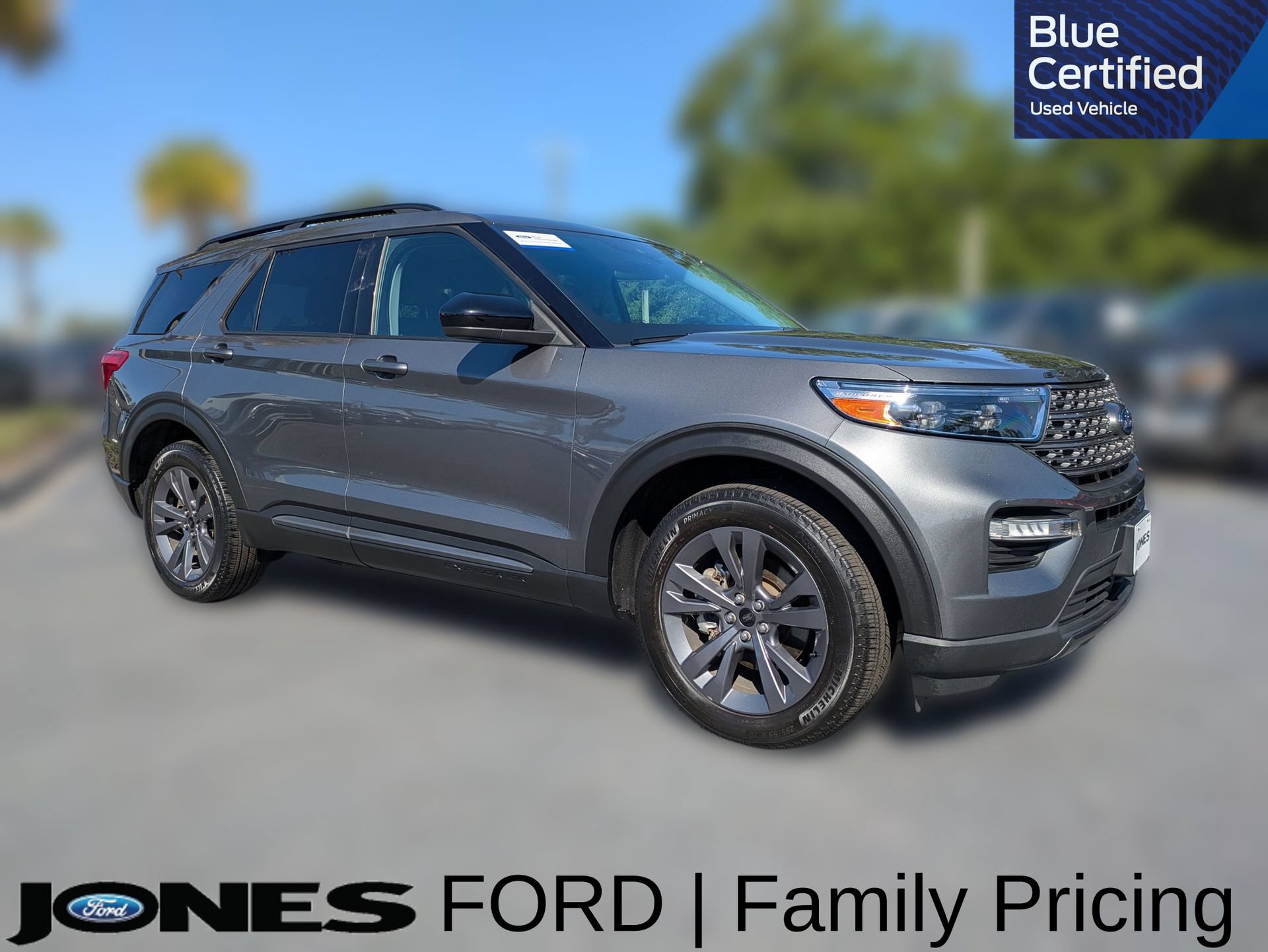 Certified 2023 Ford Explorer XLT w/ Equipment Group 202A AWD/4WD image 1