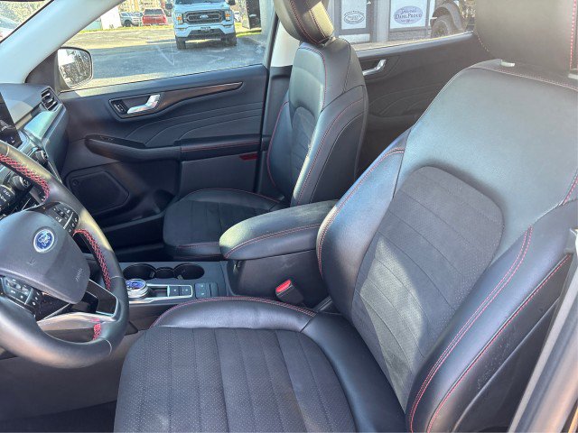 Certified 2022 Ford Escape SEL w/ SEL Stealth AWD Package image 9