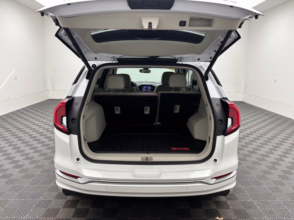 Used 2023 GMC Terrain Denali w/ LPO, Floor Liner Package AWD/4WD image 10