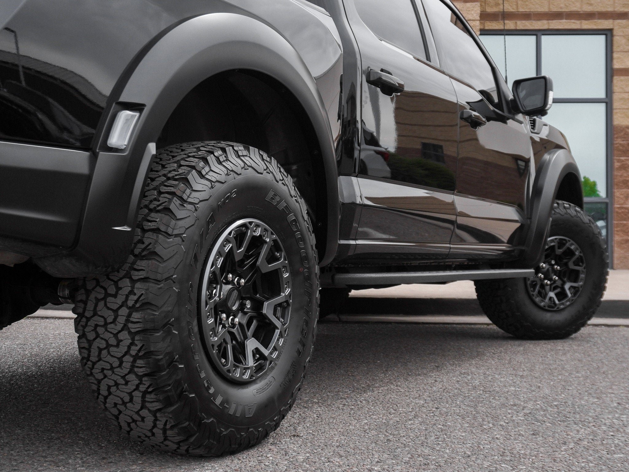 Certified 2025 Ford F150 Raptor AWD/4WD image 11