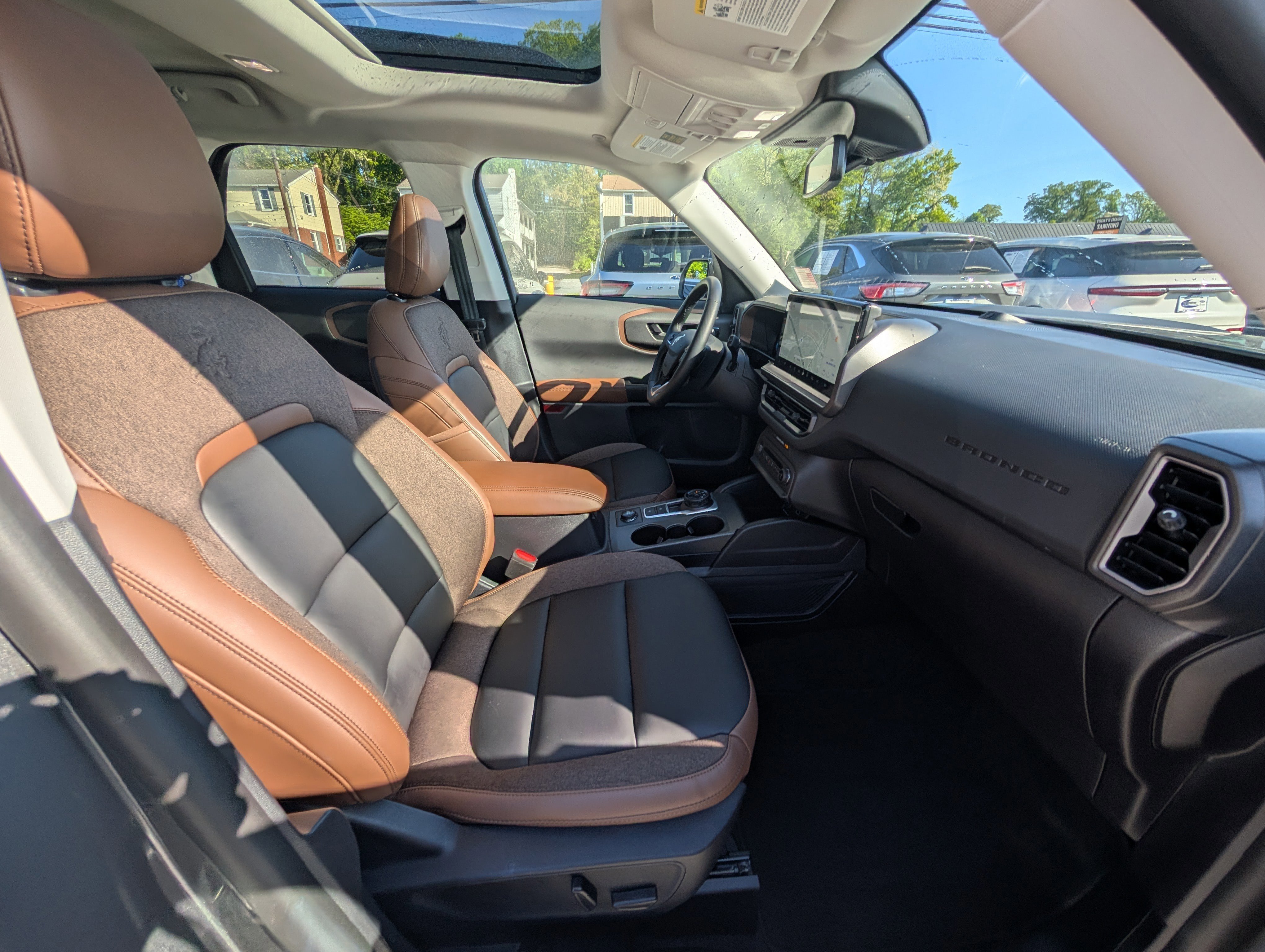 Certified 2025 Ford Bronco Sport Outer Banks w/ Outer Banks Tech Package+ AWD/4WD image 12