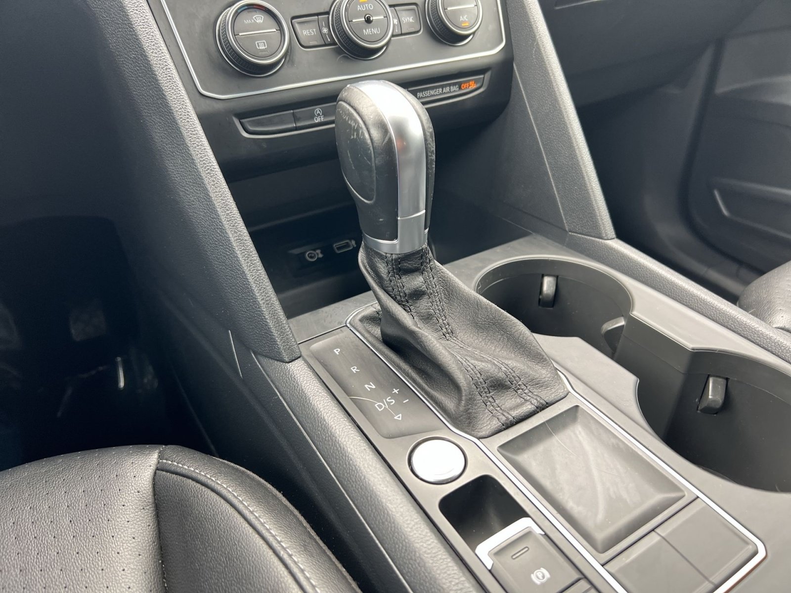 Used 2019 Volkswagen Atlas SE FWD image 29