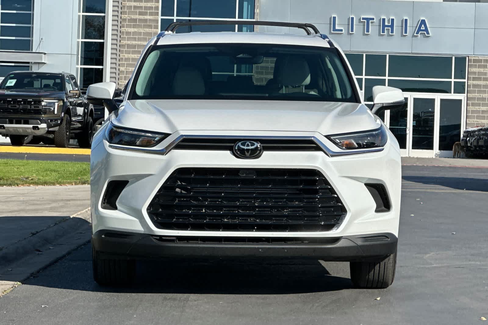 Used 2024 Toyota Grand Highlander AWD Hybrid image 10