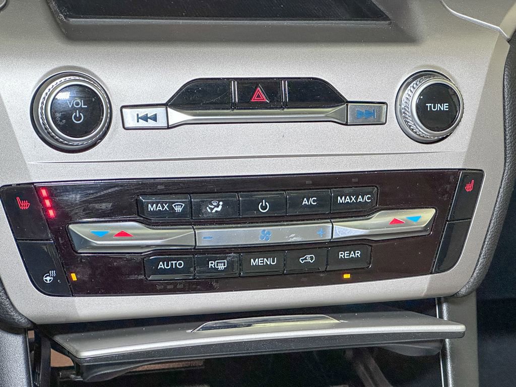 Certified 2022 Ford Explorer XLT w/ Equipment Group 202A image 43