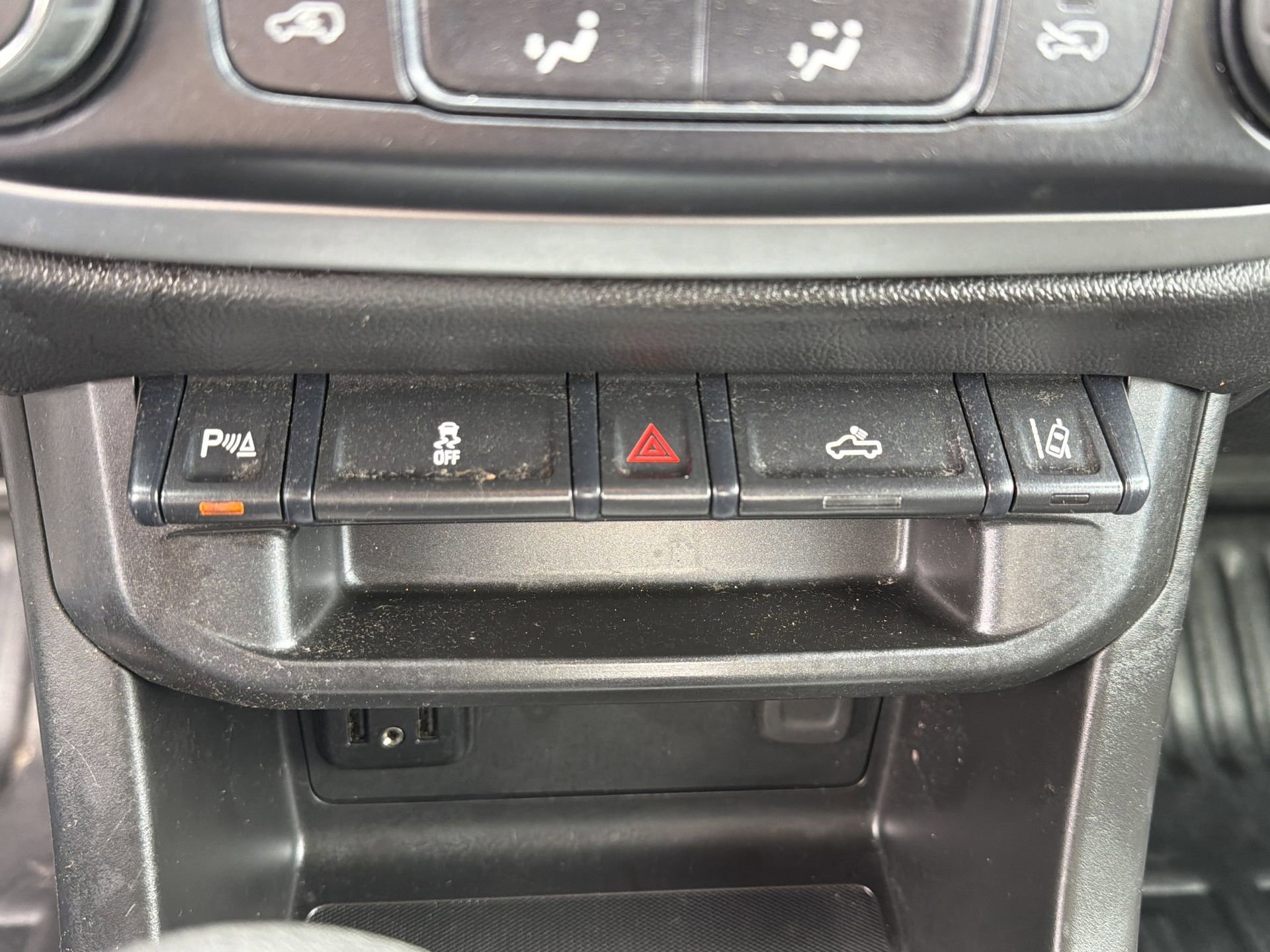 Used 2022 Chevrolet Colorado LT w/ Fleet Safety Package image 14