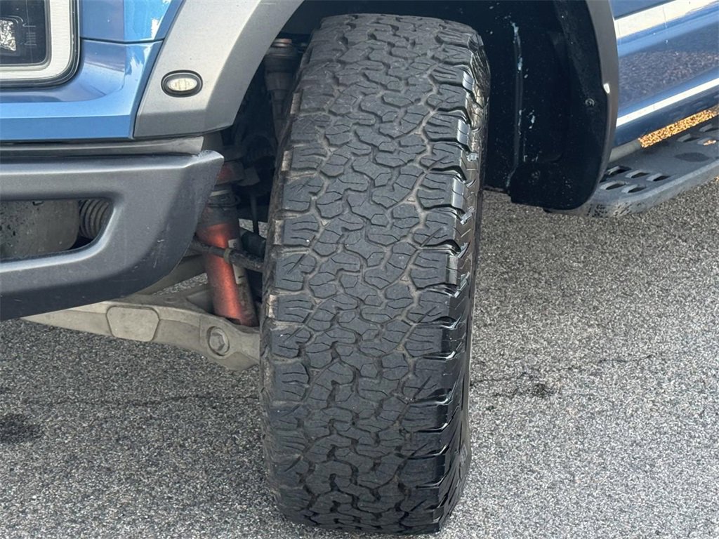 Certified 2019 Ford F150 Raptor w/ Equipment Group 802A Luxury image 24