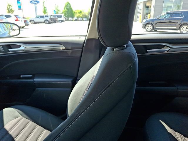 Certified 2017 Ford Fusion SE FWD image 17
