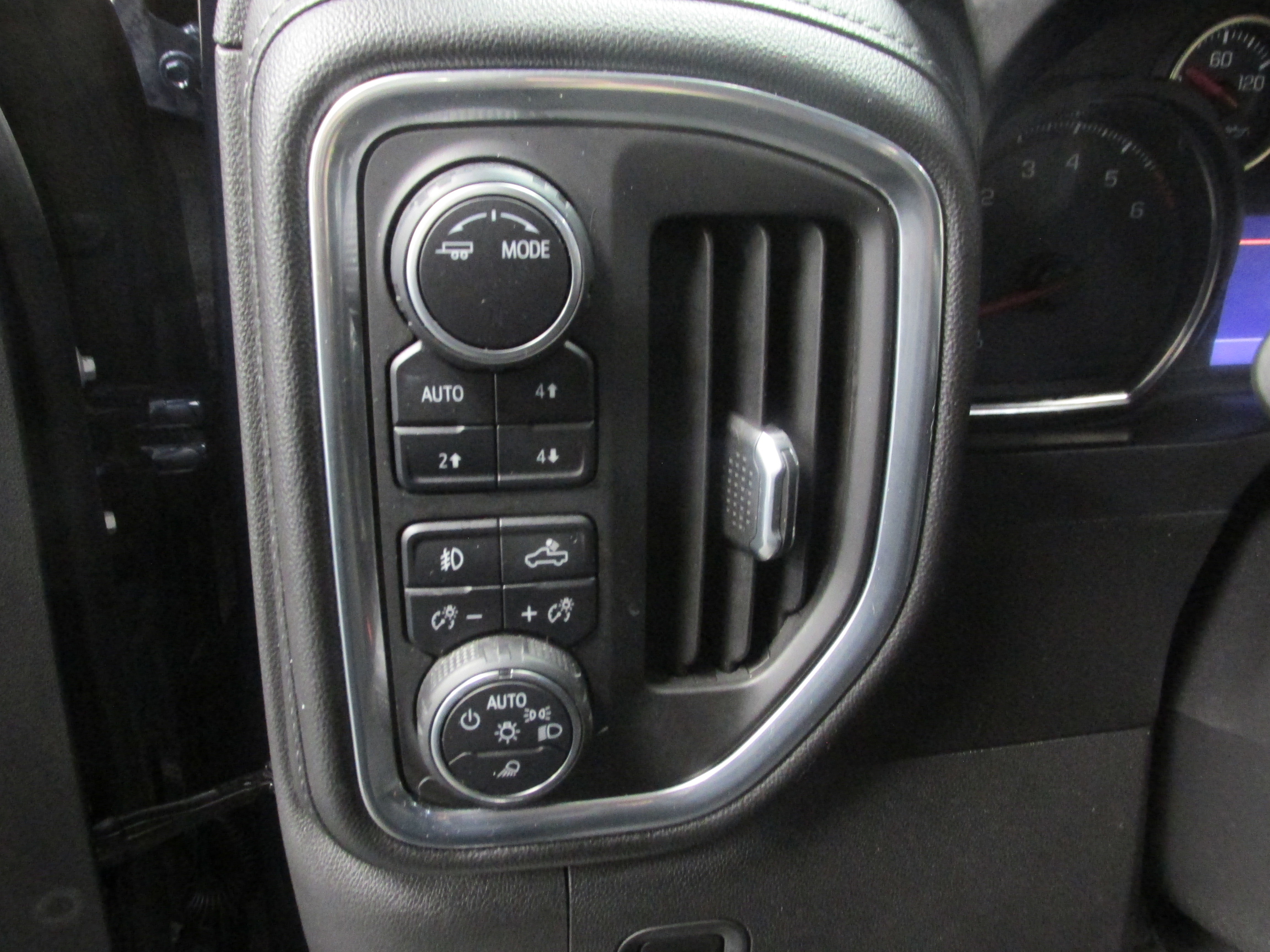Used 2020 Chevrolet Silverado 1500 RST image 30