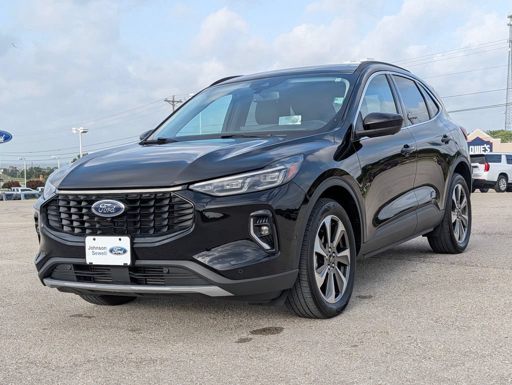 Certified 2023 Ford Escape Platinum w/ Premium Technology Package AWD/4WD image 4