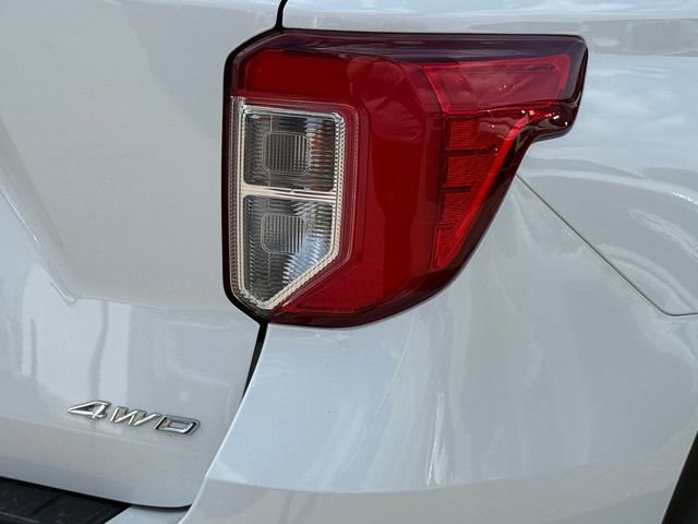 Certified 2022 Ford Explorer XLT w/ Equipment Group 202A image 31