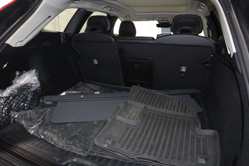 Used 2024 Volvo XC60 T8 Core AWD/4WD image 16